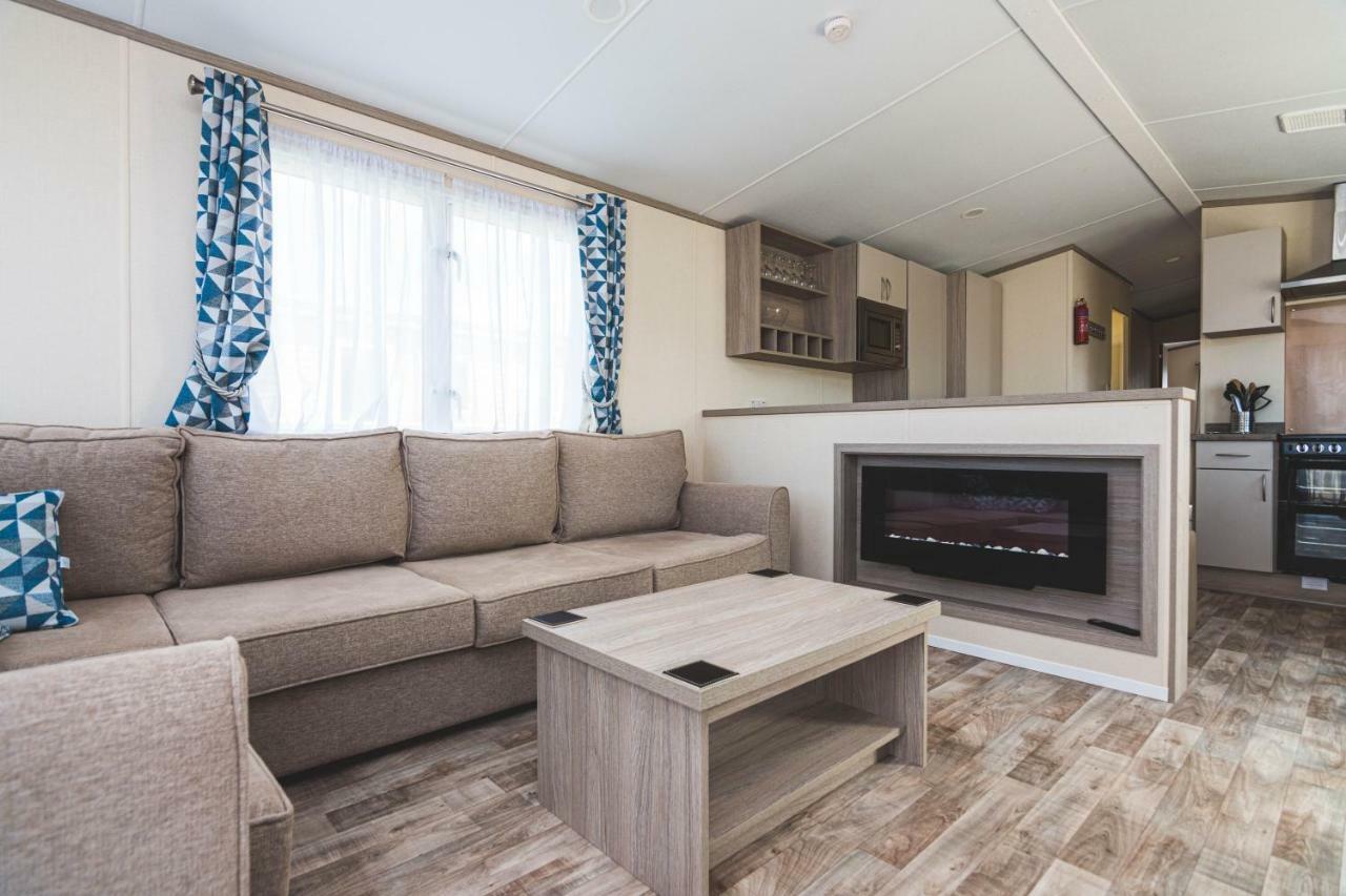 Newperran Holiday Park Ньюки Экстерьер фото
