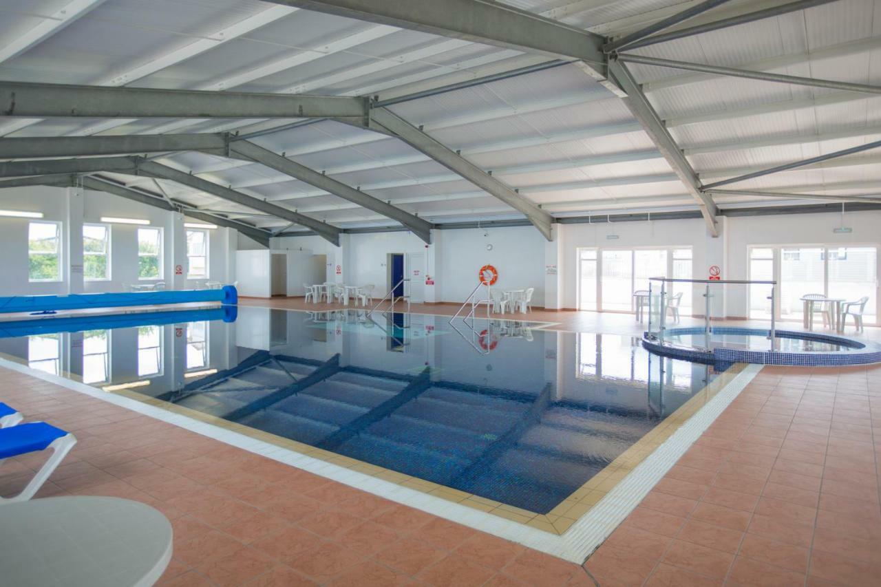 Newperran Holiday Park Ньюки Экстерьер фото
